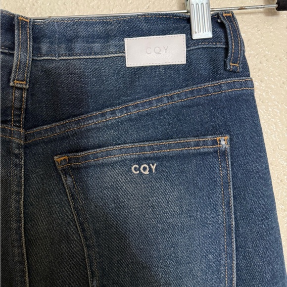 CQY Anthropology women’s Dark blue distress straight Slim denim jeans size 27 - Picture 5 of 12